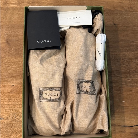 Gucci Metallic Silver Leather Sneakers – BRAND NEW size 36+ - Picture 4 of 5